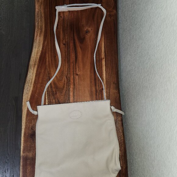 M.I.L.A. - Luxury Soft Creamy Leather Crossbody - NWT - Picture 3 of 9